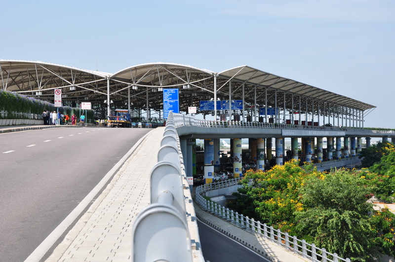 Rajiv Gandhi International Airport serves Hyderabad in India.